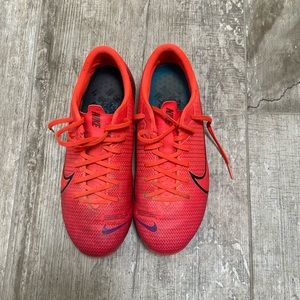 Nike Mercurial Vapor Academy 15 soccer cleats